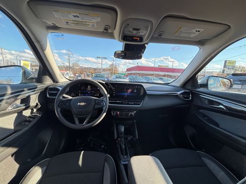 Used 2025 Chevrolet TrailBlazer LT image 31