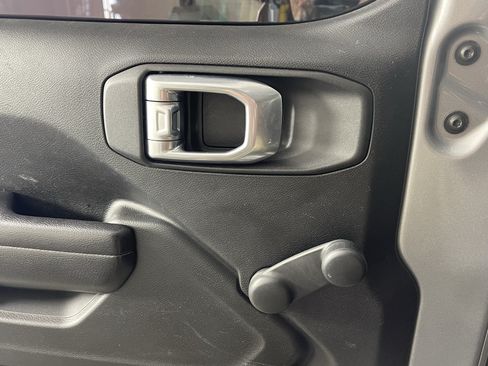 Used 2021 Jeep Wrangler Sport AWD/4WD image 18