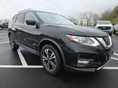 Used 2017 Nissan Rogue SL