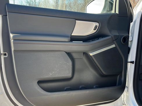 Used 2025 Ford Expedition Active image 9