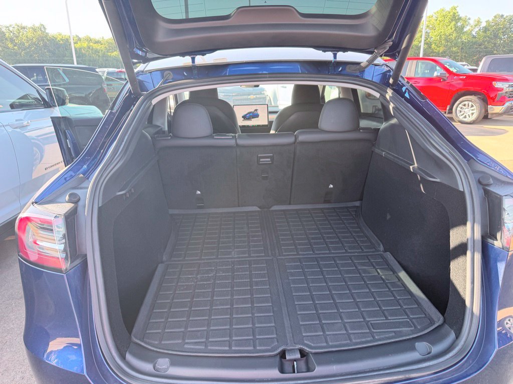 Used 2024 Tesla Model Y 2WD image 23