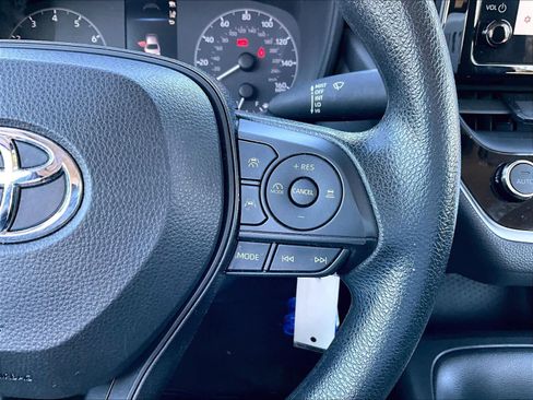 Used 2023 Toyota Corolla LE image 24