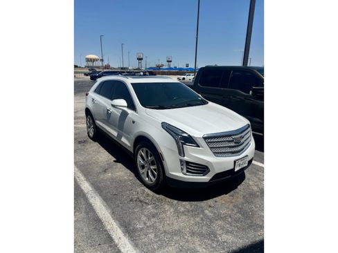Used 2019 Cadillac XT5 Luxury w/ LPO, Radiant Package FWD image 1