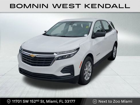 Used 2023 Chevrolet Equinox LS image 3
