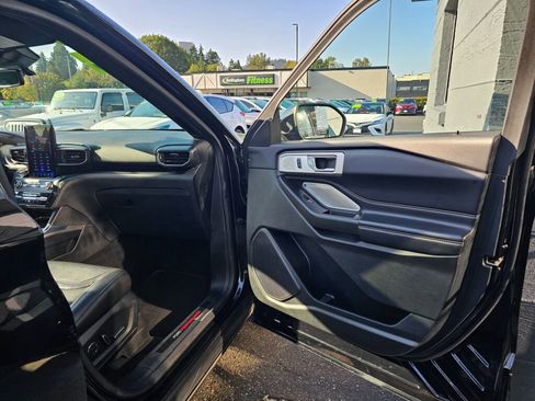 Used 2020 Ford Explorer ST w/ ST Street Pack image 11