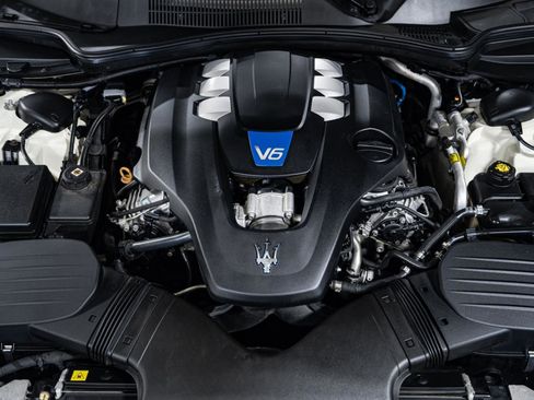 Used 2017 Maserati Quattroporte S GranSport Q4 image 40