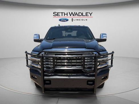 Used 2025 RAM 3500 Laramie AWD/4WD image 2