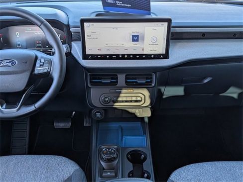 Certified 2025 Ford Maverick XLT w/ XLT Luxury Package image 22