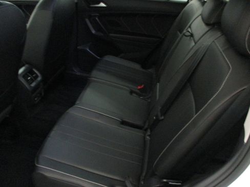 Used 2024 Volkswagen Tiguan SE image 10