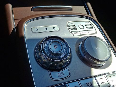 Used 2025 Genesis G90 3.5T image 12