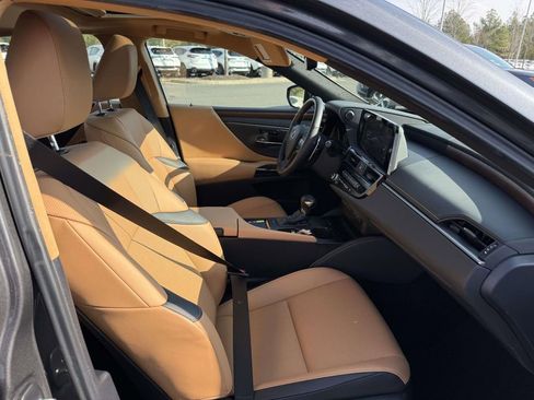 Used 2024 Lexus ES 250 w/ Premium Package image 13