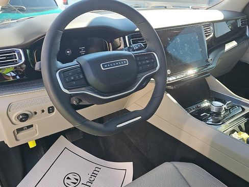 Used 2024 Jeep Wagoneer L Series III w/ Premium Group I image 9