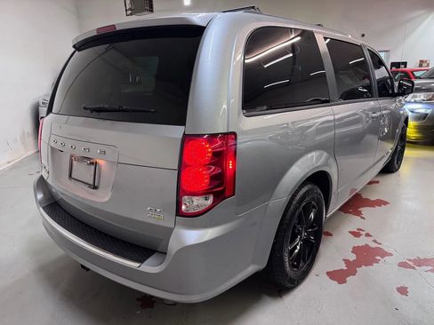 Used 2019 Dodge Grand Caravan GT image 3