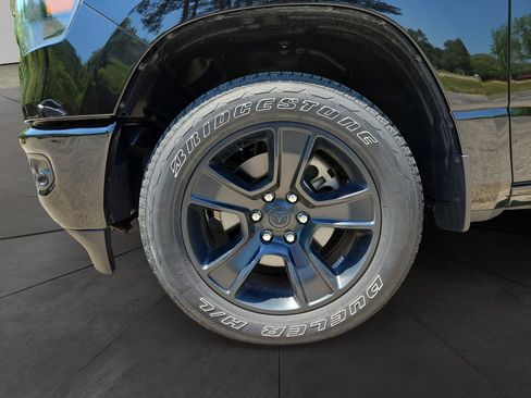 Used 2022 RAM 1500 Big Horn AWD/4WD image 14