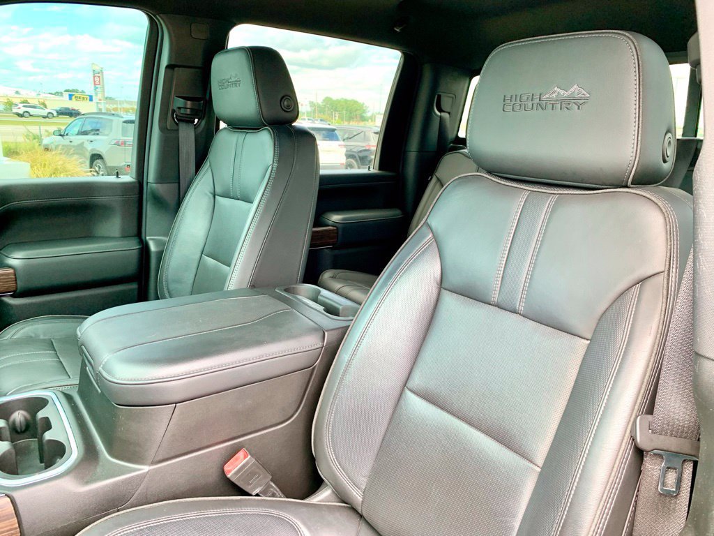 Used 2023 Chevrolet Silverado 2500 High Country w/ Technology Package AWD/4WD image 16