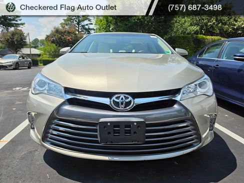 Used 2015 Toyota Camry XLE w/ Moonroof Package FWD image 2