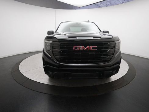 Used 2025 GMC Sierra 1500 Elevation image 11
