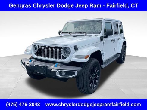 Used 2024 Jeep Wrangler Unlimited Sahara AWD/4WD image 3