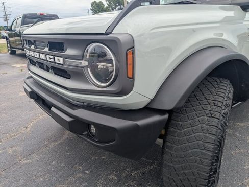 Certified 2022 Ford Bronco Big Bend w/ Sasquatch Package AWD/4WD image 5