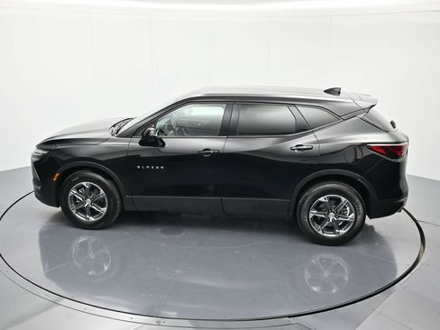 Certified 2025 Chevrolet Blazer LT FWD image 34