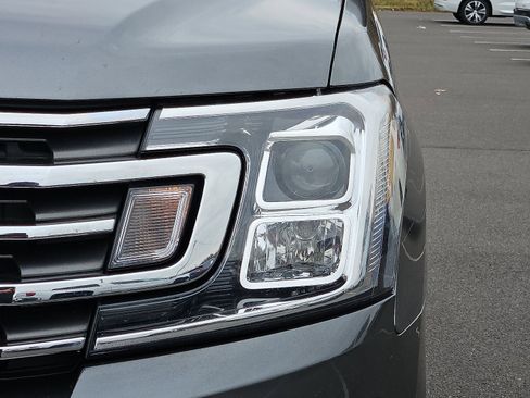 Used 2020 Ford Expedition XLT image 9