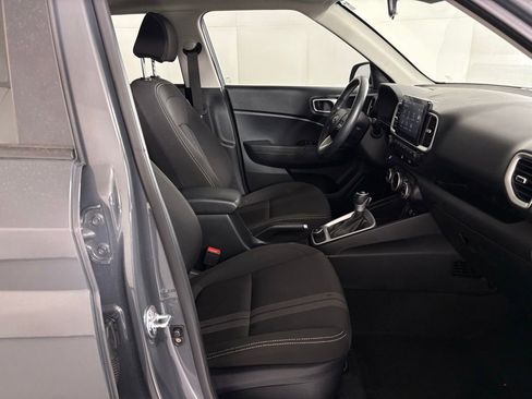 Used 2025 Hyundai Venue SEL FWD image 46