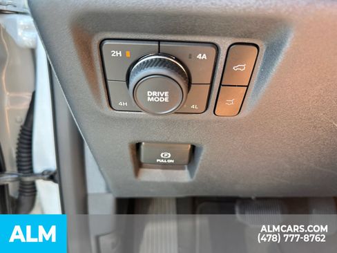 Used 2025 Ford Expedition Max Active AWD/4WD image 40