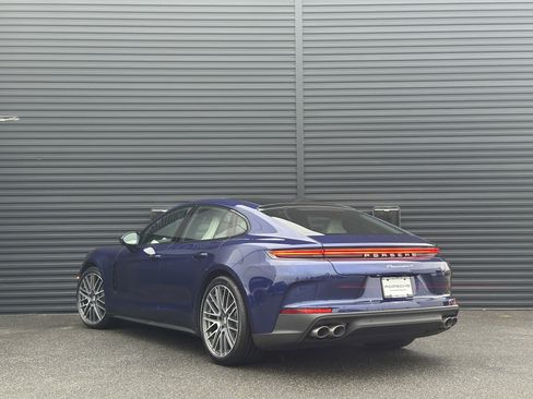 New 2026 Porsche Panamera 4 image 3