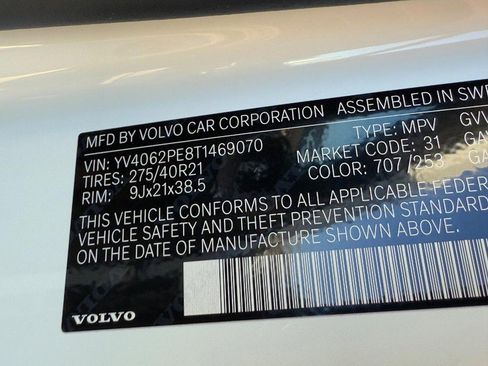 New 2026 Volvo XC90 B6 Plus w/ Protection Package Premier image 17