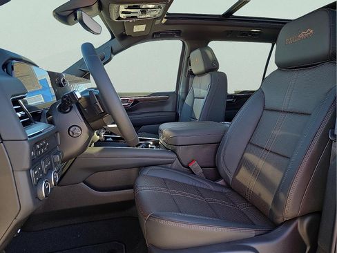 New 2026 Chevrolet Suburban High Country w/ Sun And Tow Package image 15