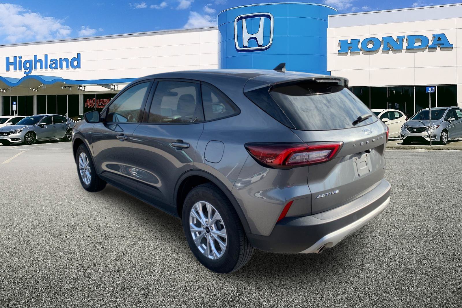 Used 2025 Ford Escape Active AWD/4WD image 3