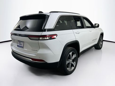 Used 2023 Jeep Grand Cherokee Limited AWD/4WD image 5