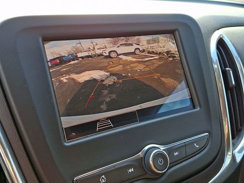 Used 2023 Chevrolet Equinox LT image 15