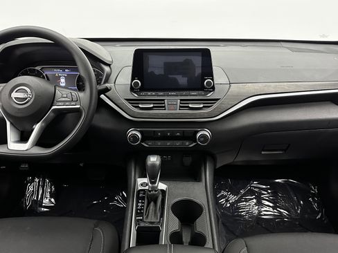 Used 2025 Nissan Altima 2.5 SV image 26