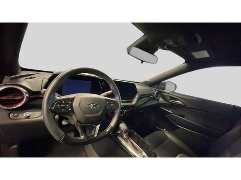 Used 2024 Chevrolet Trax RS w/ Sunroof Package image 10