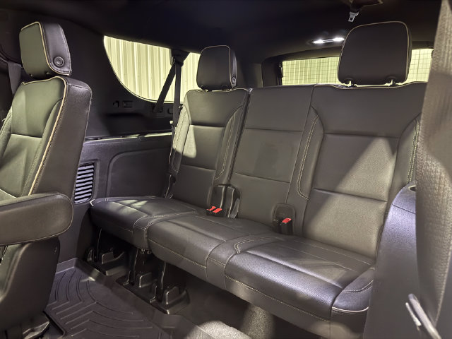 Used 2023 GMC Yukon XL SLT AWD/4WD image 23