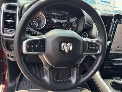 Used 2023 RAM 1500 Laramie AWD/4WD image 17