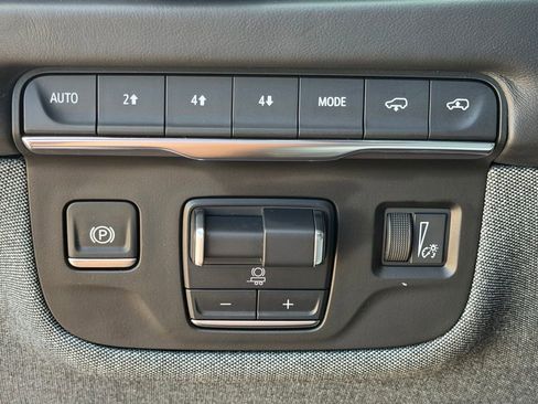 Used 2025 Cadillac Escalade Sport Platinum AWD/4WD image 24