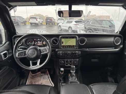 Used 2022 Jeep Wrangler Unlimited Sahara image 17