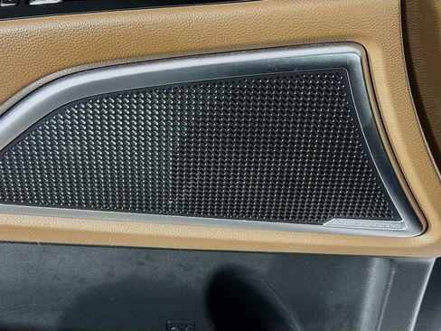 Used 2020 Kia Telluride SX w/ SX Prestige Package AWD/4WD image 19