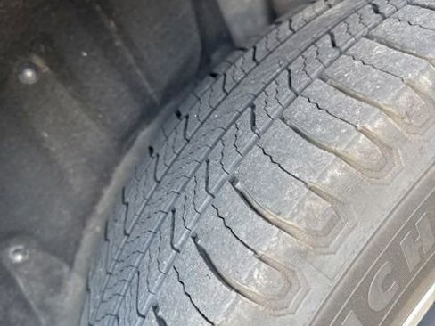 Used 2020 Toyota RAV4 Limited image 16