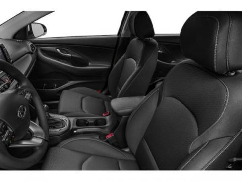 Used 2018 Hyundai Elantra GT image 12