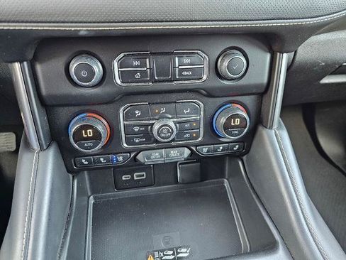 Used 2024 Chevrolet Tahoe Premier AWD/4WD image 25