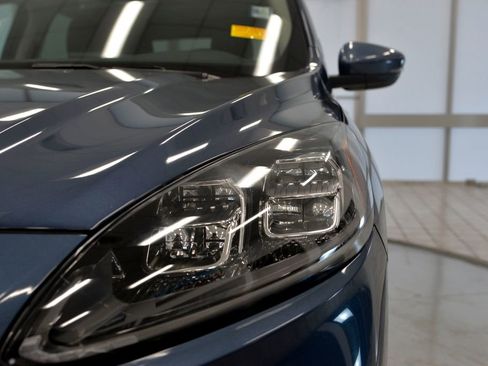 Used 2020 Ford Escape Titanium image 11