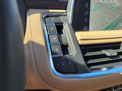 Used 2024 Chevrolet Suburban Premier w/ Premium Package image 24