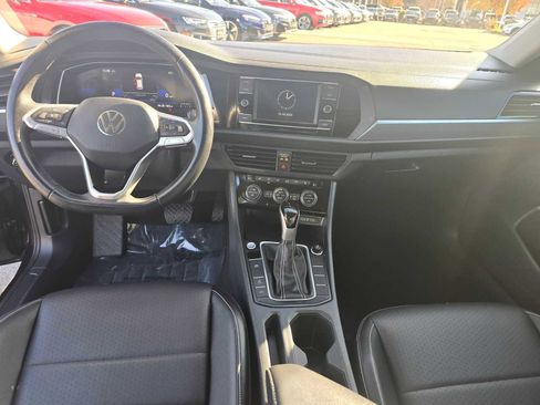 Used 2024 Volkswagen Jetta SE image 21