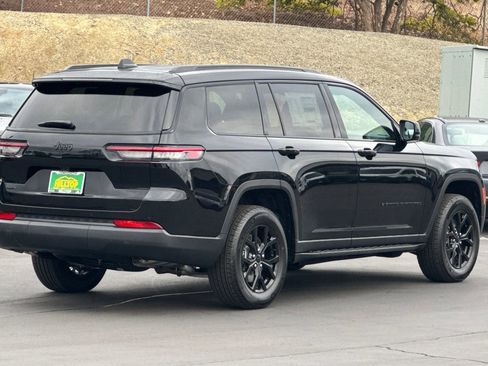 New 2025 Jeep Grand Cherokee L Altitude image 4