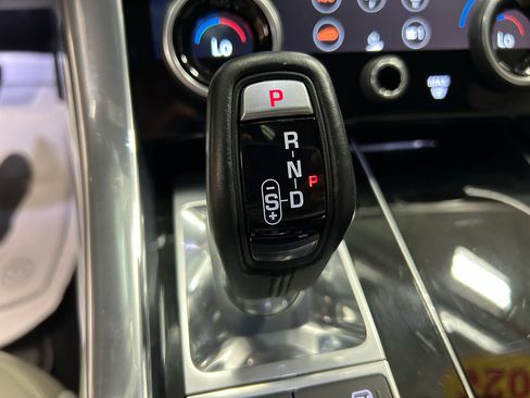 Used 2020 Land Rover Range Rover Sport HSE image 16