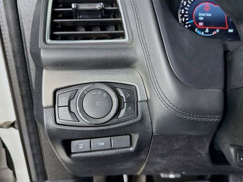 Used 2018 Ford Explorer Platinum image 10