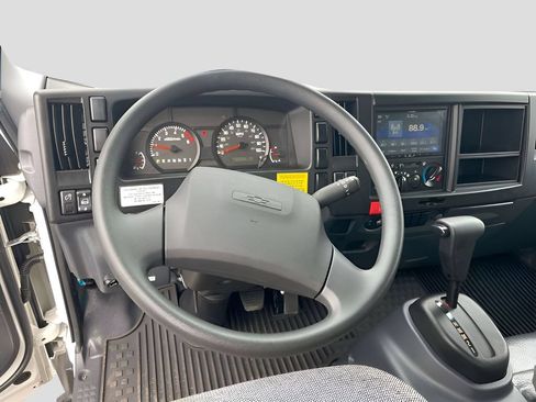 Used 2024 Chevrolet Low Cab Forward RWD image 17